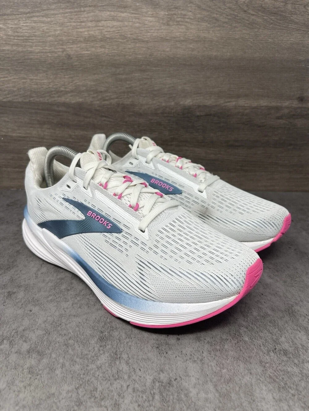 Brooks Revel 8 White Moonlight Pink Size 9 Womens Running Shoes Sneakers